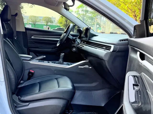 Geely Emgrand — Фото автомобиля 17