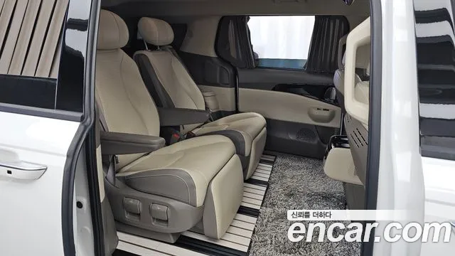 Kia Carnival Generation 4 — Фото автомобиля 12