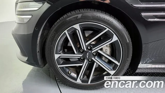 Genesis G80 Бензин 2.5 турбо AWD — Фото автомобиля 3