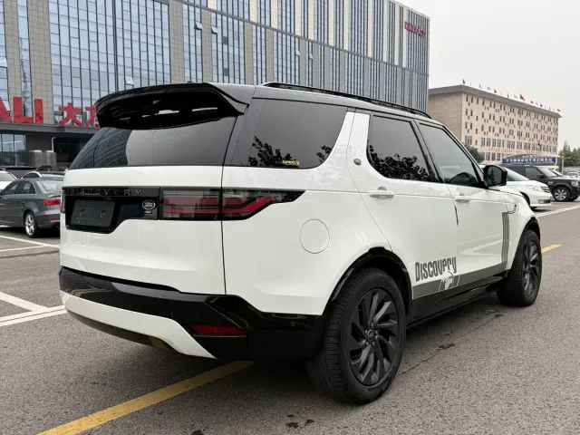 Land Rover Discovery 2023 Facelift 360PS R-Dynamic S — Фото автомобиля 6