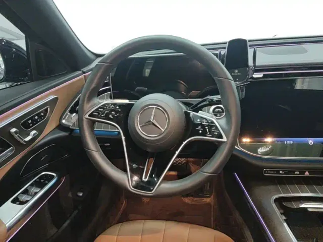 Mercedes-Benz E-Class — Фото автомобиля 10