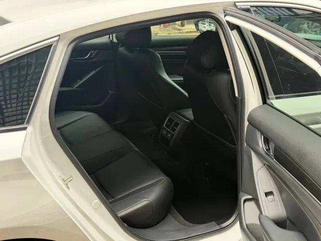 Honda Accord — Фото автомобиля 7
