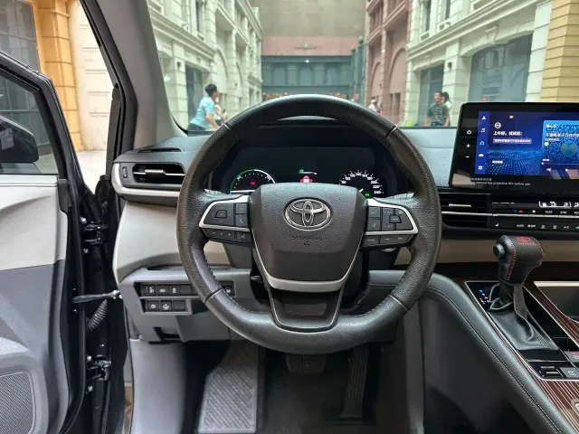 Toyota Granvia — Фото автомобиля 9
