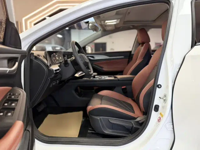 Changan Eado — Фото автомобиля 15