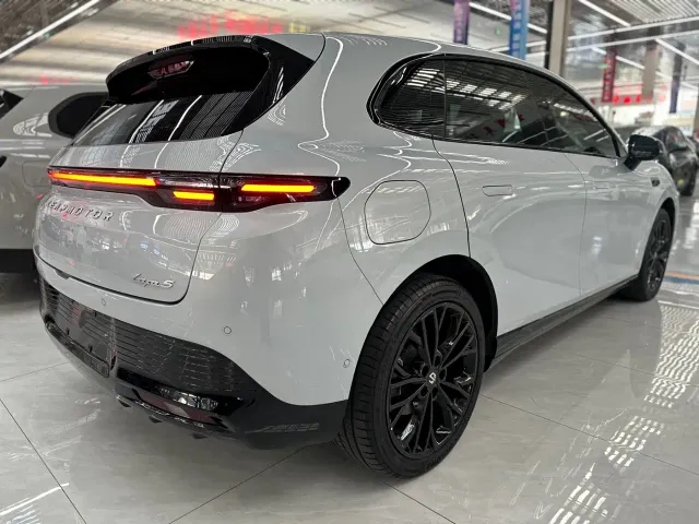 Leapmotor Lafa 5 — Фото автомобиля 18