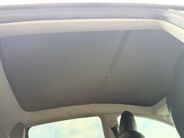Tesla Model Y — Фото автомобиля 18