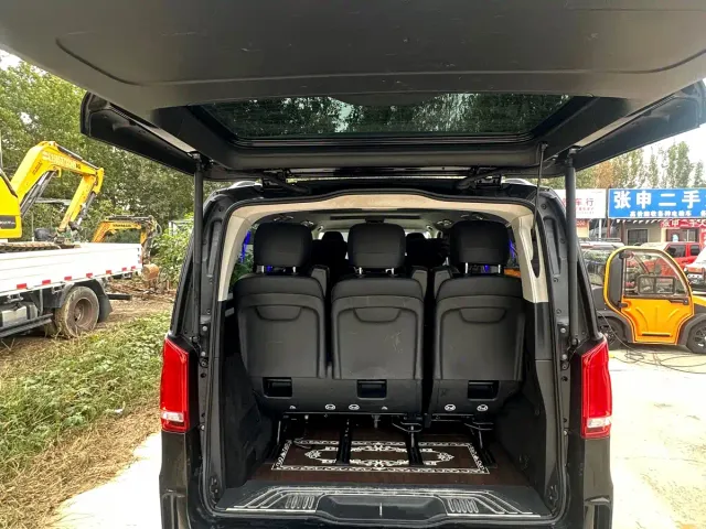 Mercedes-Benz V-Class — Фото автомобиля 16