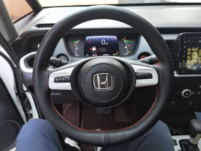 Honda Fit — Фото автомобиля 10