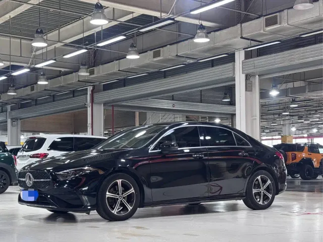 Фотография автомобиля — Mercedes-Benz A-Class