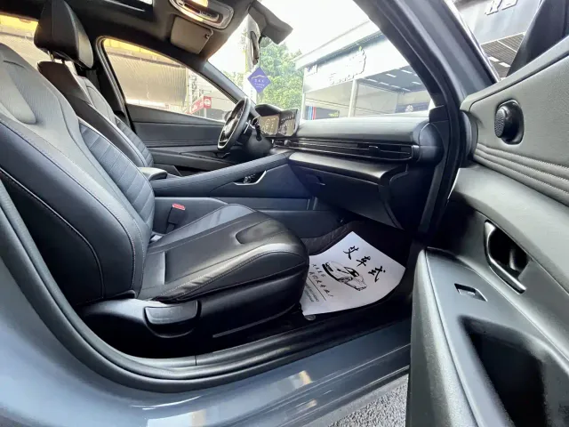Hyundai Elantra — Фото автомобиля 9