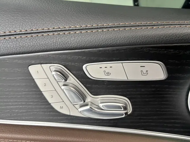 Mercedes-Benz E-Class — Фото автомобиля 12