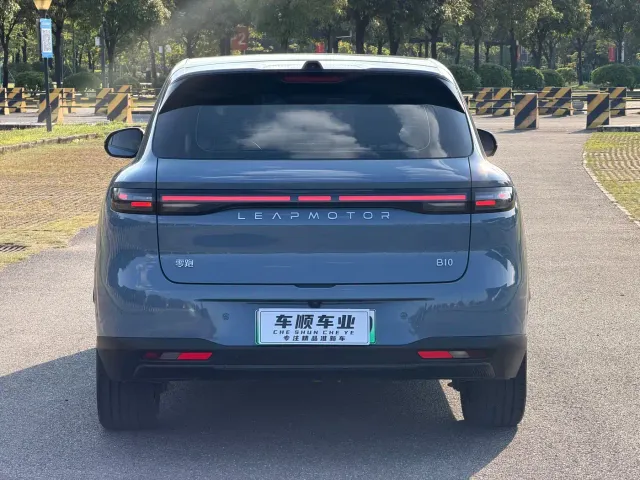 Leapmotor B10 — Фото автомобиля 7