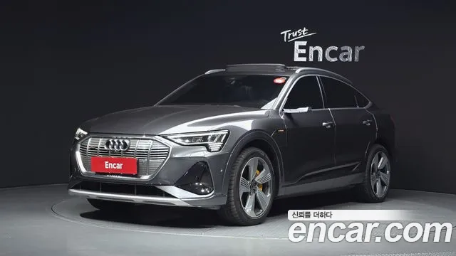 Фотография автомобиля — Audi e-tron