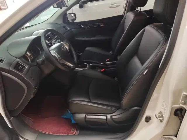 Nissan Tiida — Фото автомобиля 10