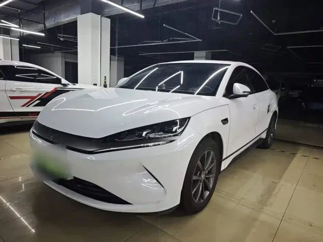 Фотография автомобиля — BYD Qin L