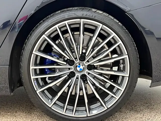 BMW 8 Series — Фото автомобиля 10