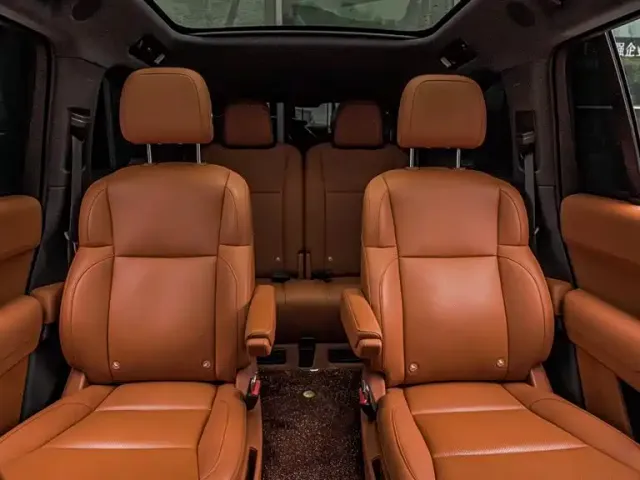Li Auto L9 — Фото автомобиля 17