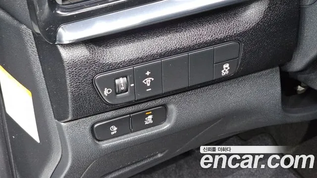 Kia Niro — Фото автомобиля 23