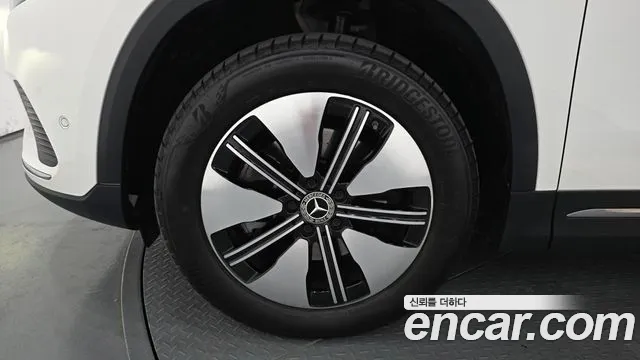 Mercedes-Benz EQA — Фото автомобиля 5