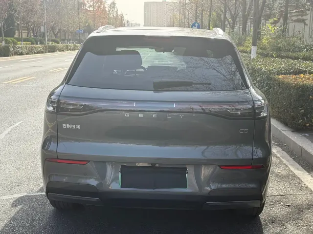 Geely Galaxy E5 — Фото автомобиля 5