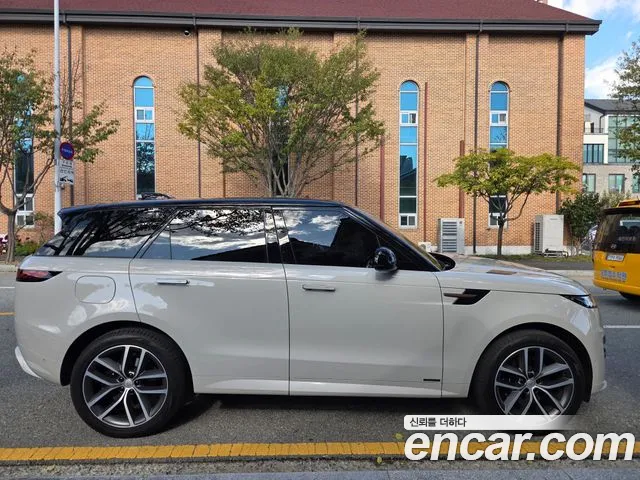 Land Rover Range Rover Sport — Фото автомобиля 3