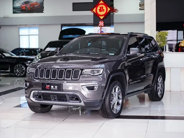 Фотография автомобиля — Jeep Grand Cherokee