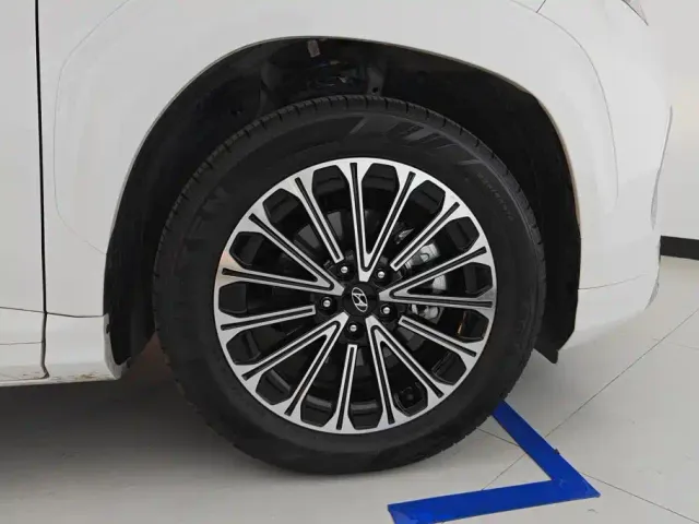 Hyundai Custo — Фото автомобиля 6