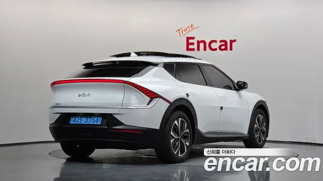 Kia EV6 — Фото автомобиля 2