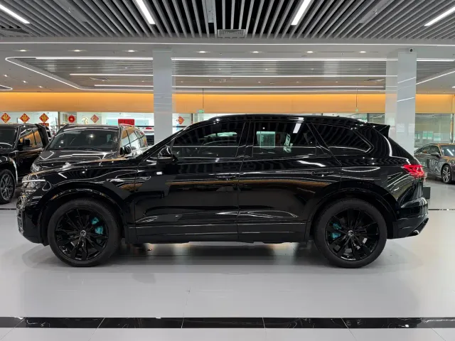 Volkswagen Touareg — Фото автомобиля 15