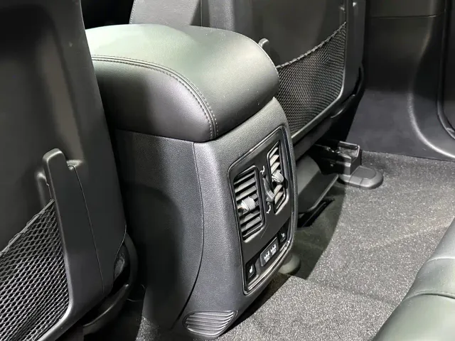 Jeep Grand Cherokee — Фото автомобиля 20