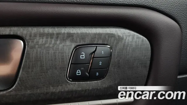 Ford Explorer — Фото автомобиля 26