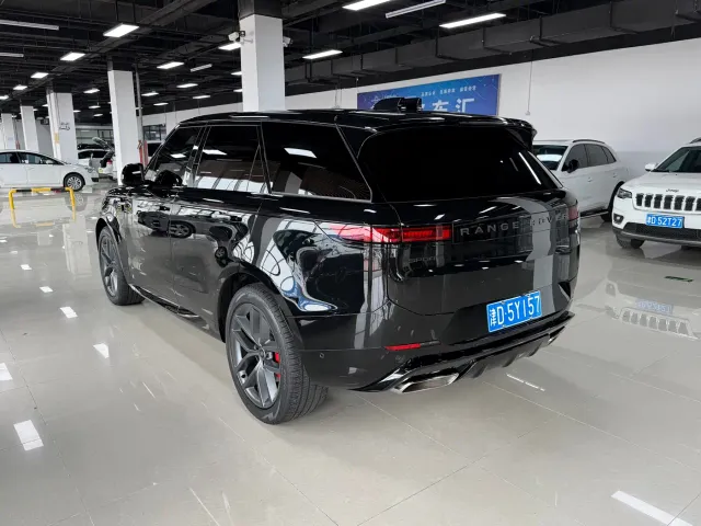 Land Rover Range Rover Sport — Фото автомобиля 3