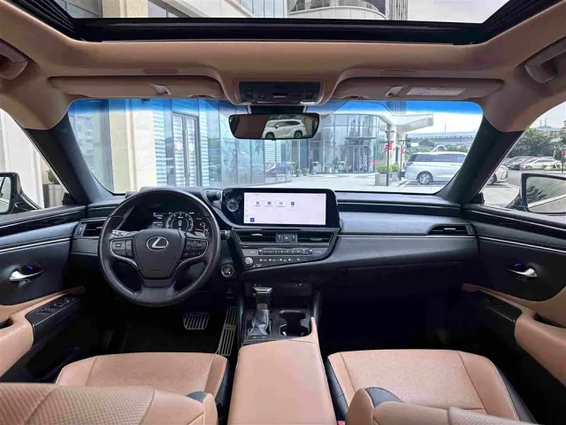 Lexus ES — Фото автомобиля 5