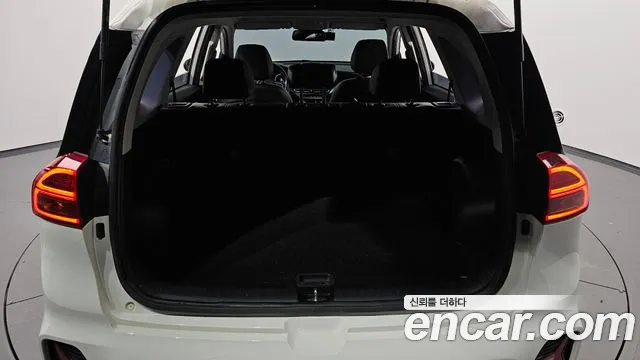 Kia Niro — Фото автомобиля 30