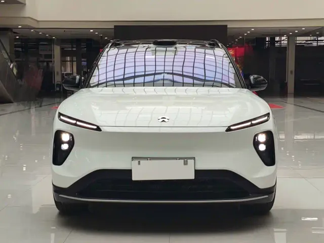 Nio ES6 — Фото автомобиля 19