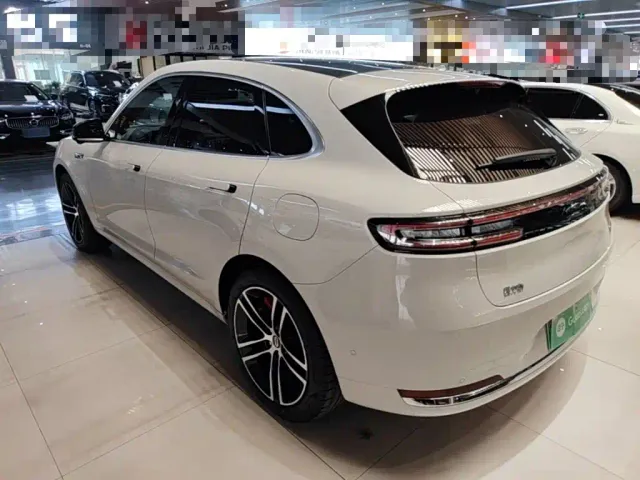 Aito M5 — Фото автомобиля 4