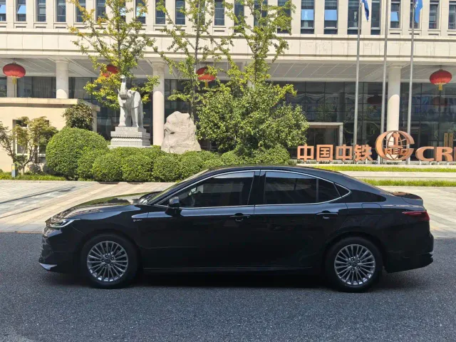 Toyota Camry — Фото автомобиля 2