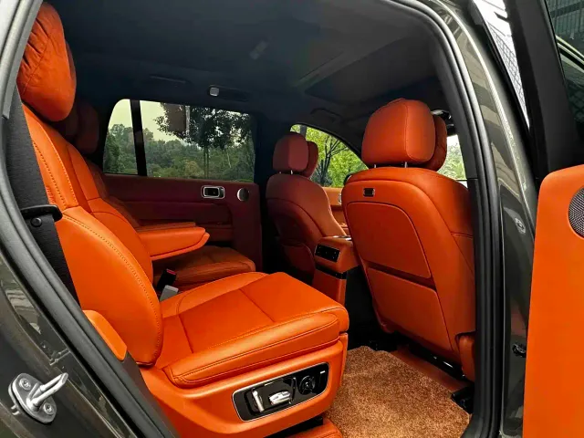 Li Auto L9 — Фото автомобиля 19