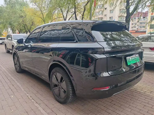 Li Auto L7 — Фото автомобиля 5