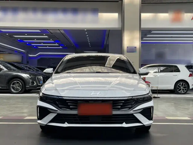 Hyundai Elantra — Фото автомобиля 7