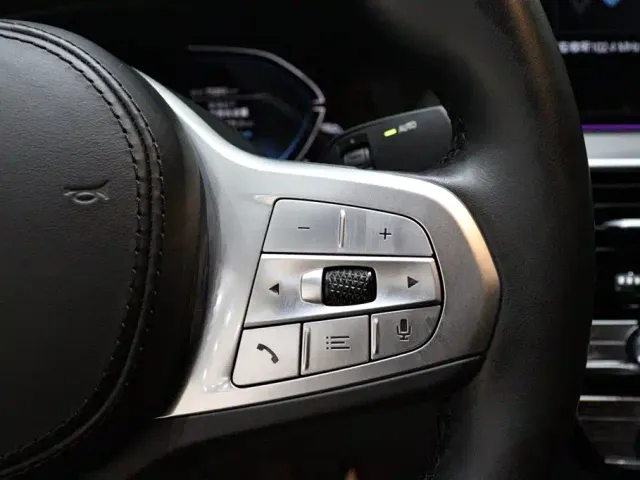BMW 5 Series — Фото автомобиля 14