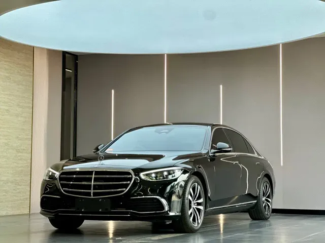 Фотография автомобиля — Mercedes-Benz S-Class