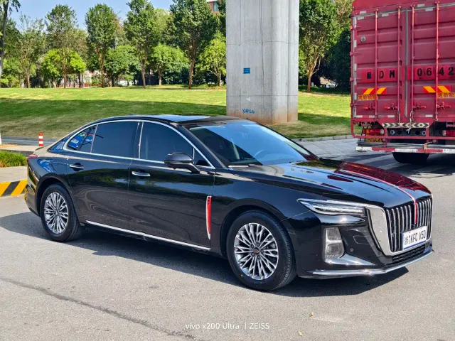 Hongqi H5 — Фото автомобиля 3