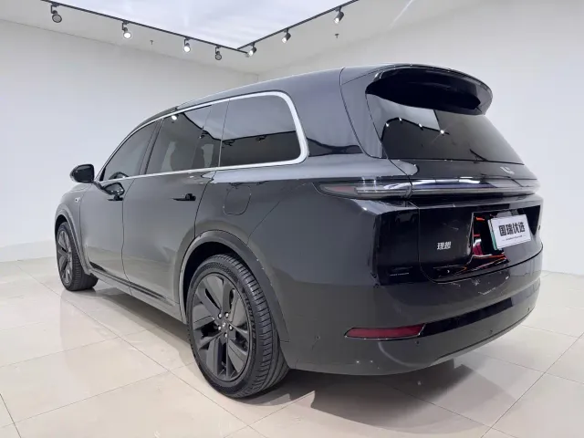 Li Auto L9 — Фото автомобиля 4