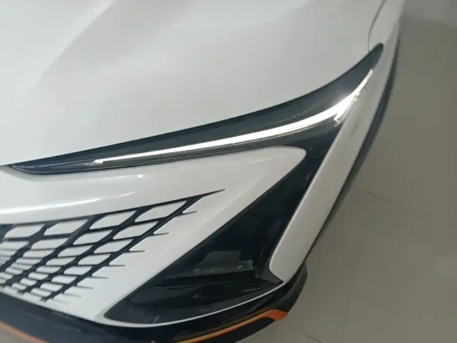 Changan UNI-T — Фото автомобиля 23