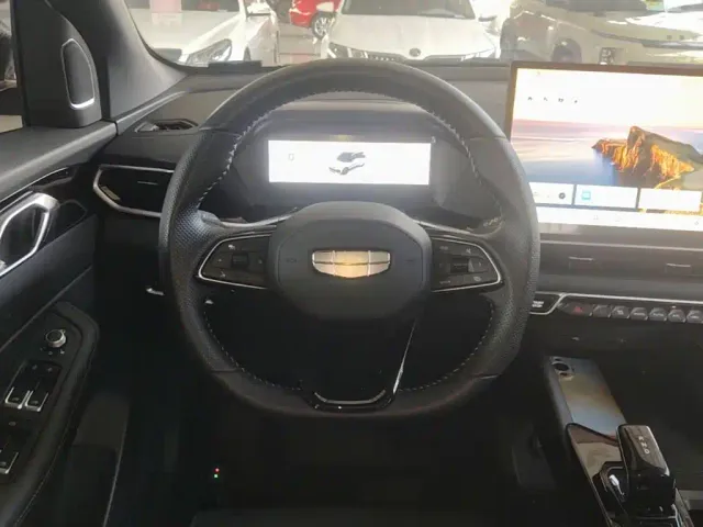 Geely Binyue — Фото автомобиля 10