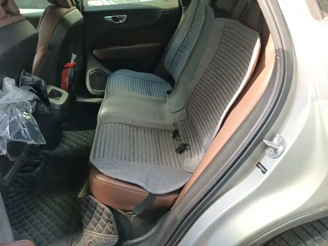 Volvo XC60 — Фото автомобиля 13