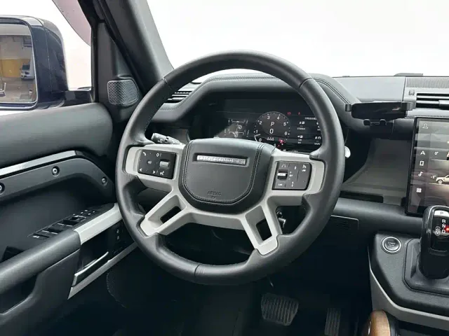 Land Rover Defender — Фото автомобиля 21