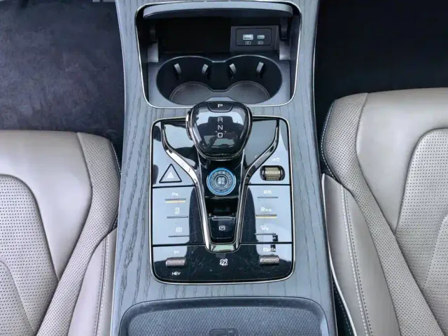 BYD Han — Фото автомобиля 16