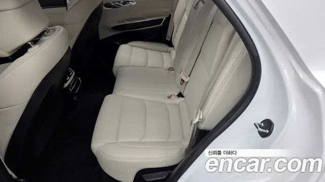 Genesis GV70 — Фото автомобиля 16